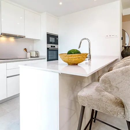 Mesas * إِستيبونا